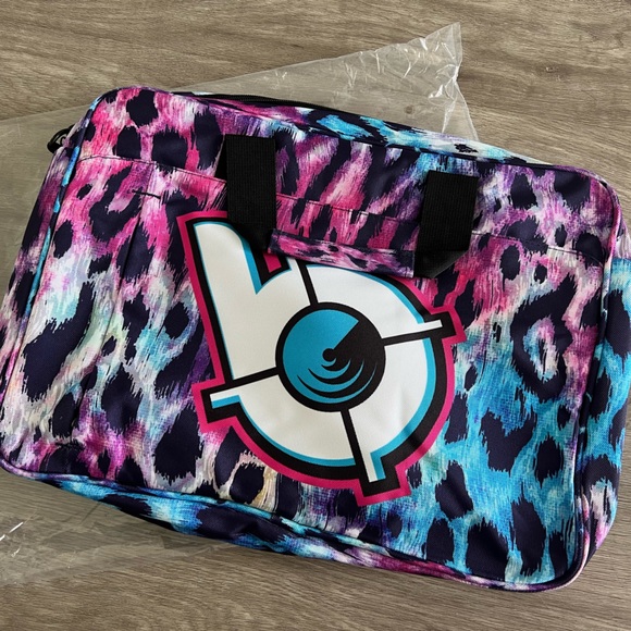 Bang Energy never used Cheetah Laptop case - Picture 4 of 7